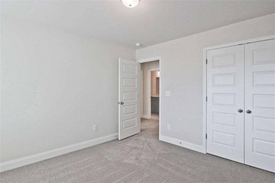 Spacious, unfurnished interior of a new home in Somerset at Riverbrook, Gainesville (Image 33).