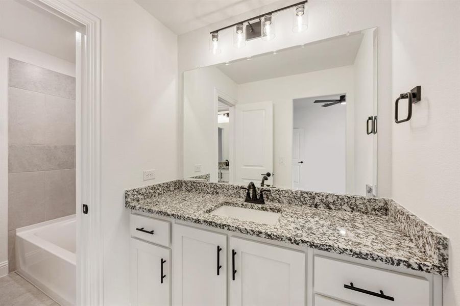 Furnished interior view inside a new home in Terracina, Rockwall (Image 9). Furnished interior view inside a new home in Terracina, Rockwall (Image 9).