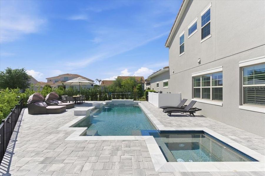 Exterior details and patio area of a home in , Orlando (Image 27).