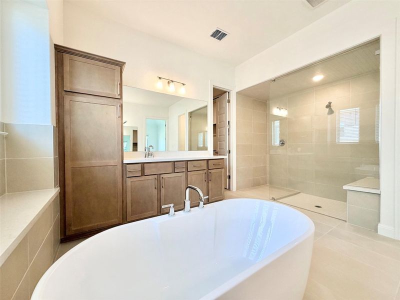 Furnished interior view inside a new home in Retreat at San Gabriel, Georgetown (Image 5).