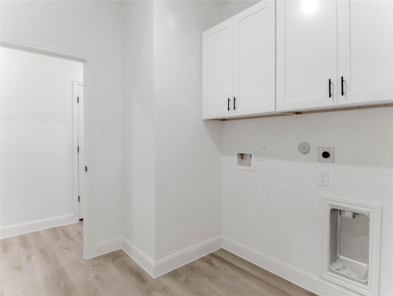 Spacious, unfurnished interior of a new home in , Angleton (Image 31). Spacious, unfurnished interior of a new home in , Angleton (Image 31).