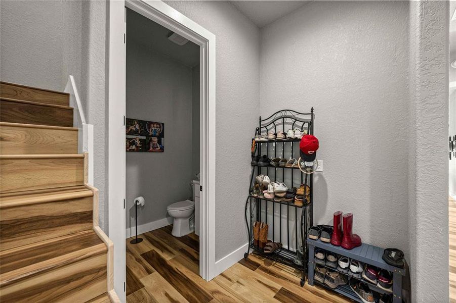 Furnished interior view inside a new home in , Belleview (Image 54).