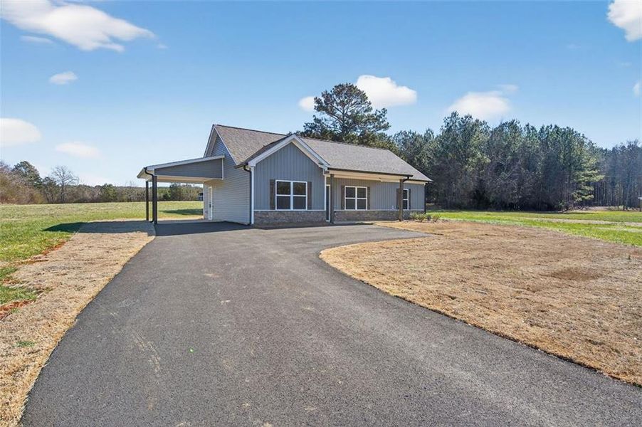 Exterior details and patio area of a home in , Buchanan (Image 17).