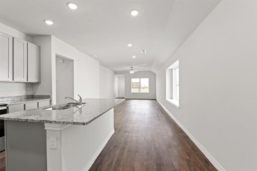 Furnished interior view inside a new home in Deer Creek, Fort Worth (Image 31). Furnished interior view inside a new home in Deer Creek, Fort Worth (Image 31).