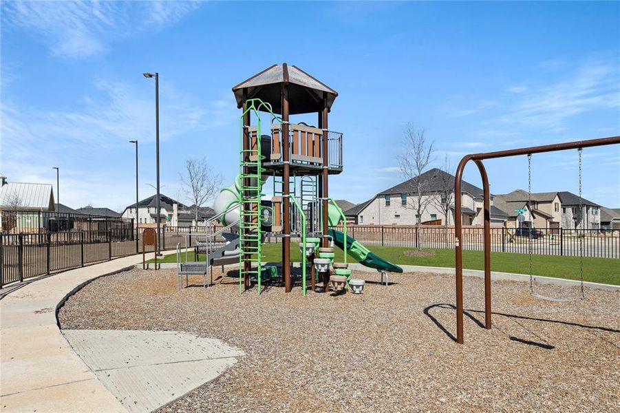 Community amenities in Creekside, Royse City (Image 33).