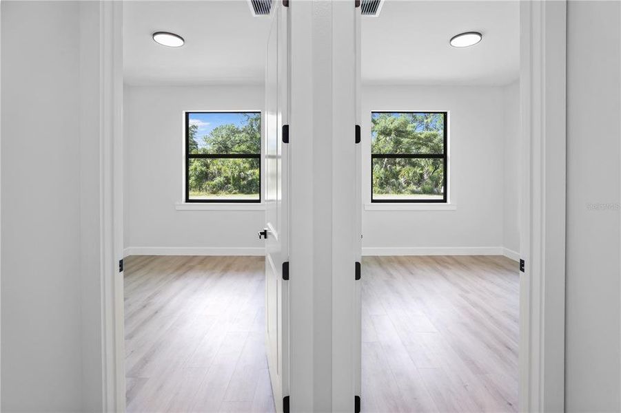 Spacious, unfurnished interior of a new home in , Port Charlotte (Image 11).
