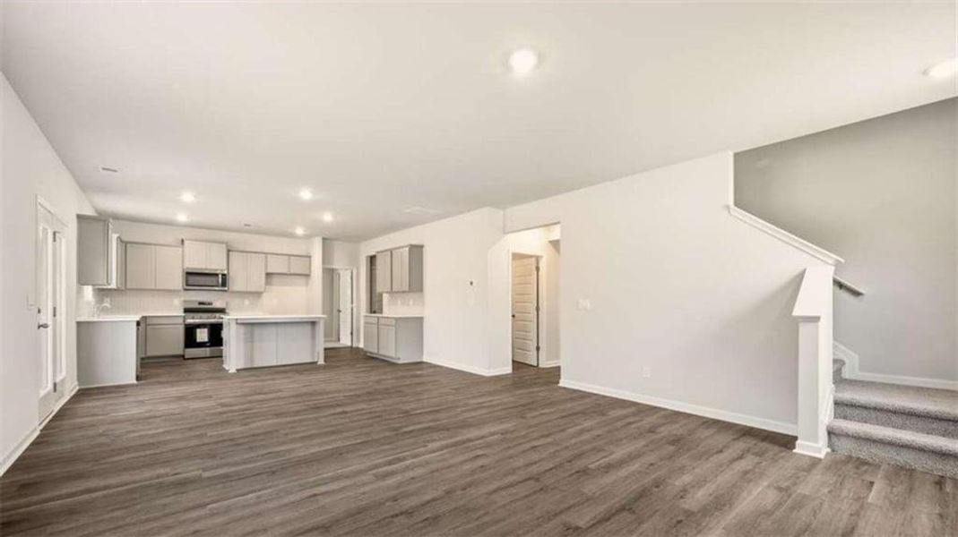 Spacious, unfurnished interior of a new home in Bridle Creek, Locust Grove (Image 29).