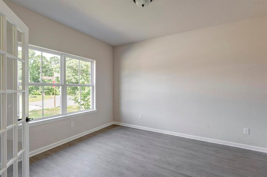 Spacious, unfurnished interior of a new home in , Trenton (Image 9).