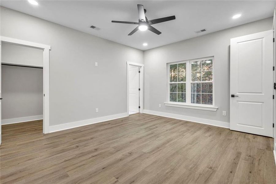 Spacious, unfurnished interior of a new home in , Fairburn (Image 36).