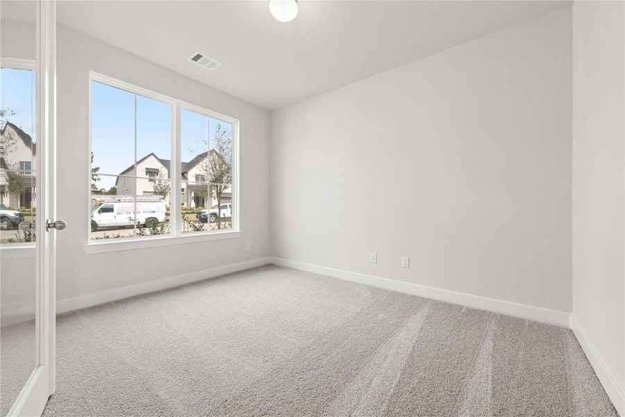 Spacious, unfurnished interior of a new home in Kresston - 65', Montgomery (Image 16).