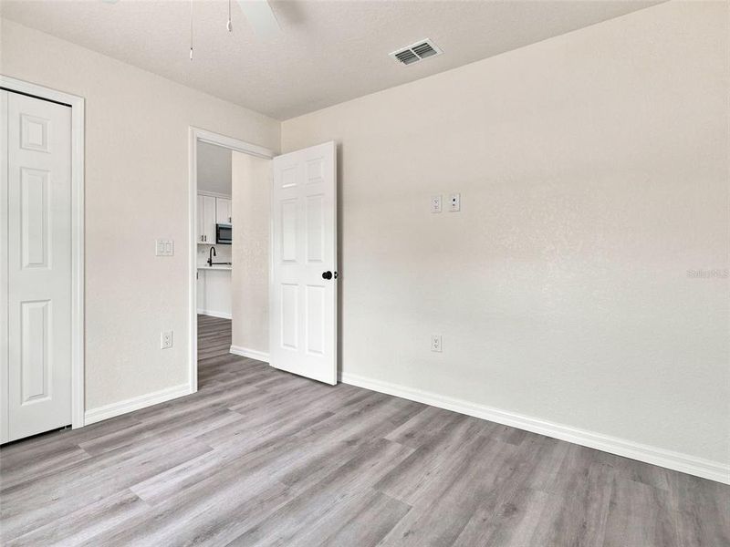 Spacious, unfurnished interior of a new home in , Spring Hill (Image 28).