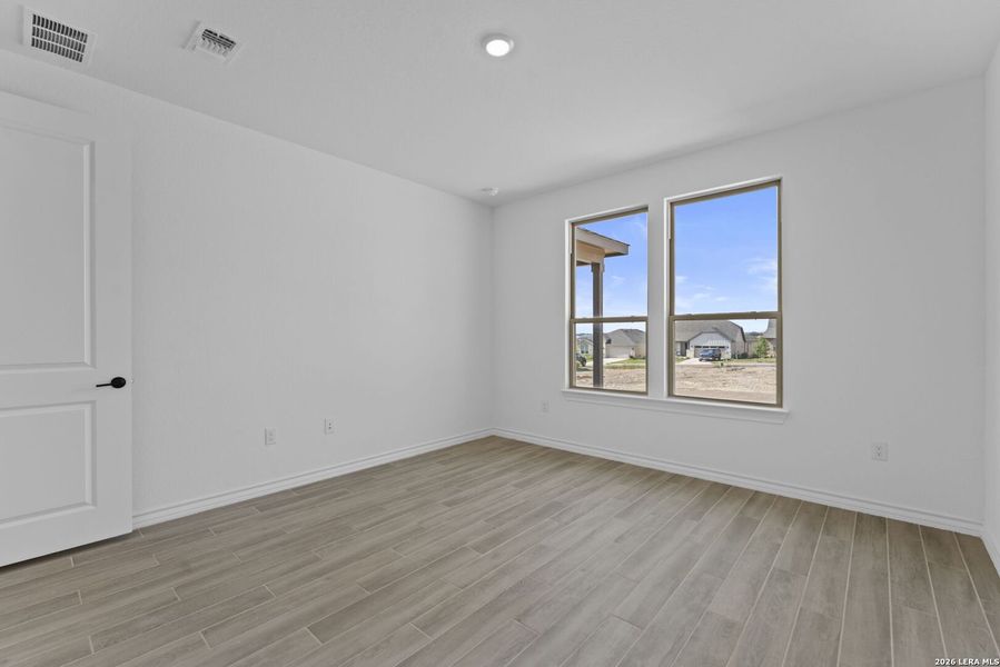 Spacious, unfurnished interior of a new home in Del Webb New Braunfels at Veramendi, New Braunfels (Image 30).