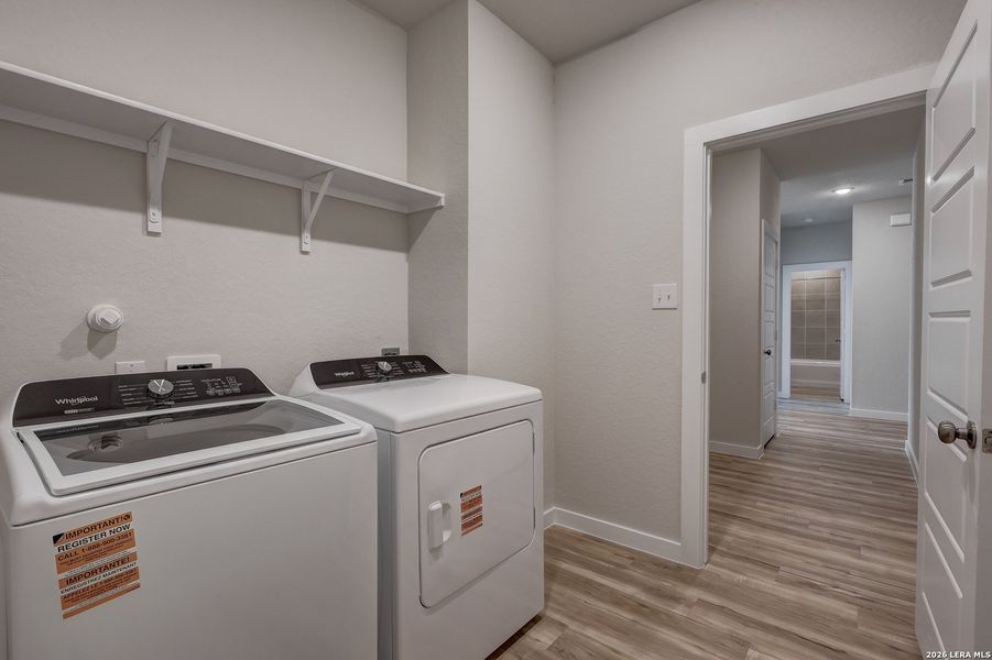 Close-up of interior finishes inside a home in Cinco Lakes, San Antonio (Image 15).