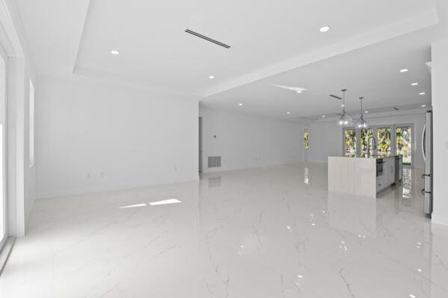 Spacious, unfurnished interior of a new home in , Loxahatchee (Image 55).