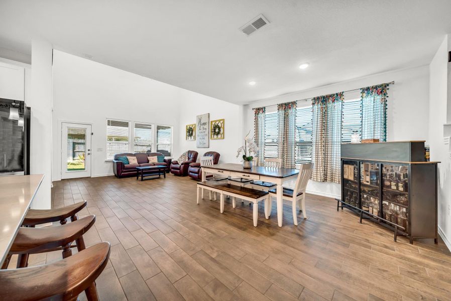 Image 24 of a home in Mavera.