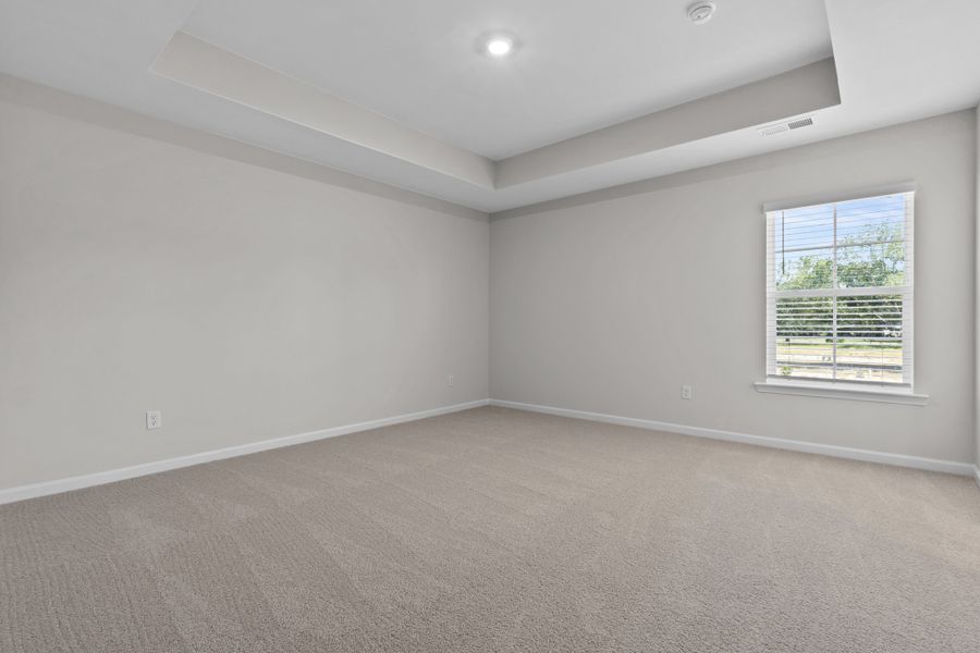 Spacious, unfurnished interior of a new home in Harmon Hill Estates, Hopkins (Image 19).