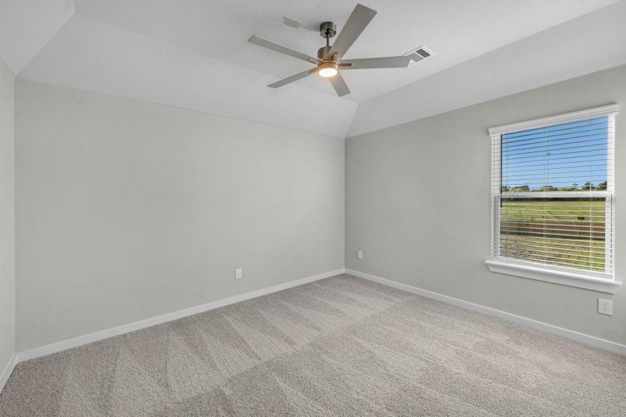 Spacious, unfurnished interior of a new home in Briarwood Crossing, Rosenberg (Image 28).