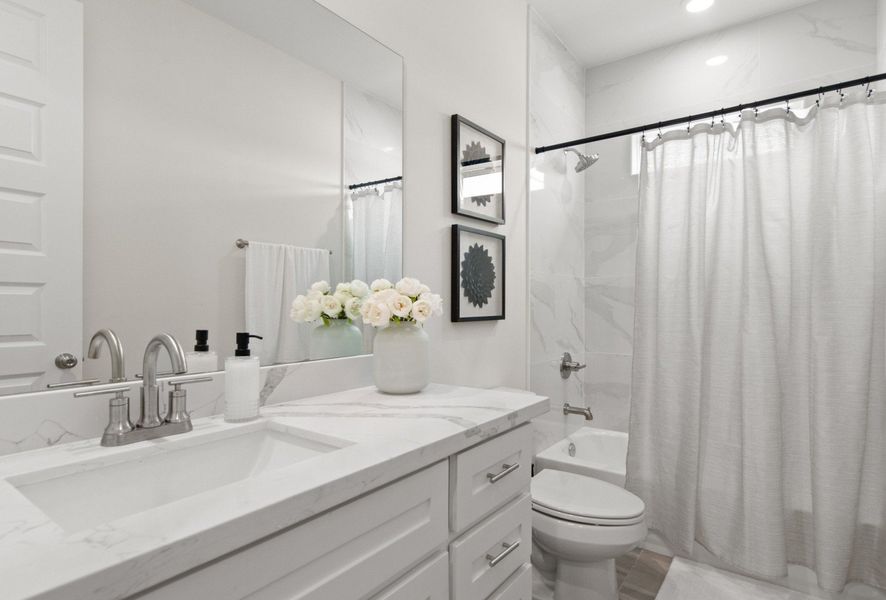 Furnished interior view inside a new home in Taylor Creek Village, Mcallen (Image 12).