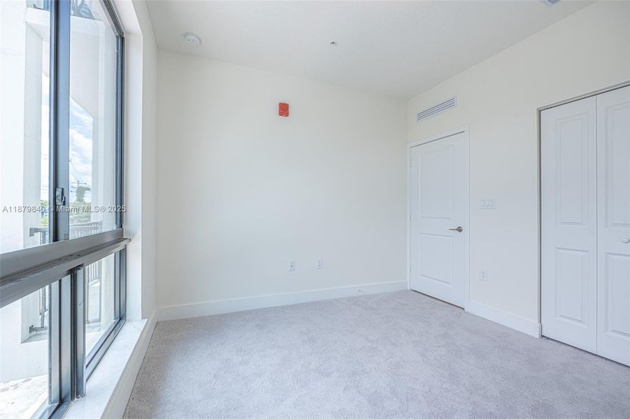 Spacious, unfurnished interior of a new home in , Doral (Image 17).