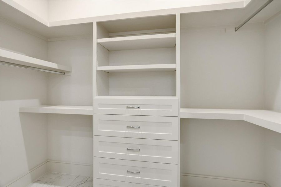 Spacious, unfurnished interior of a new home in , Houston (Image 45).