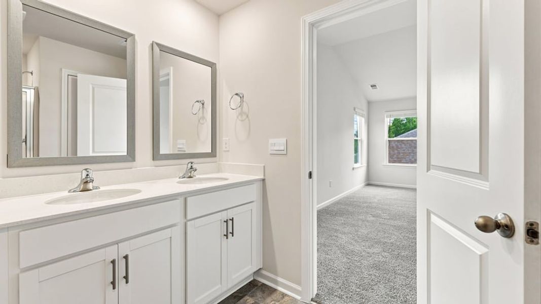 Furnished interior view inside a new home in Chestnut Ridge, Greenville (Image 13).