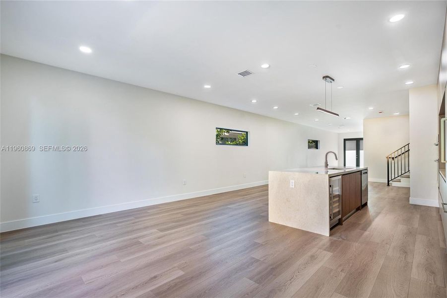 Spacious, unfurnished interior of a new home in , Miami (Image 34).
