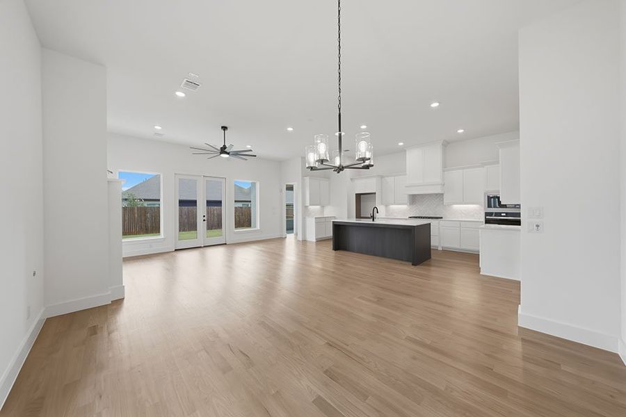 Spacious, unfurnished interior of a new home in Tavolo Park, Fort Worth (Image 26).
