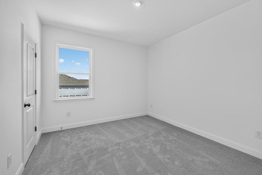 Spacious, unfurnished interior of a new home in Nichols Farm, Dacula (Image 18).