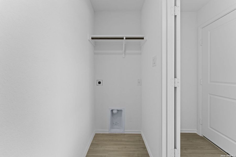 Spacious, unfurnished interior of a new home in , San Antonio (Image 17).