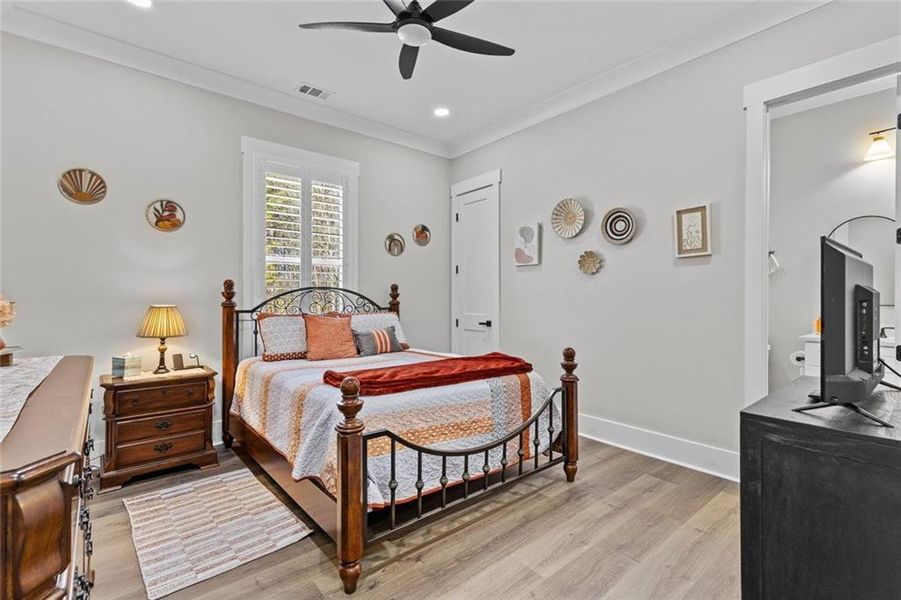 Furnished interior view inside a new home in , Bethlehem (Image 44).