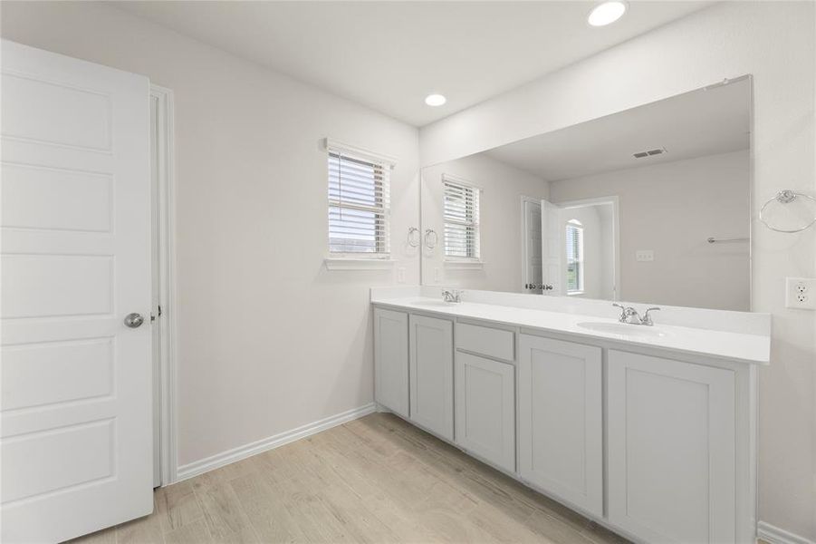 23. 5426 Runnel - Bath (4)