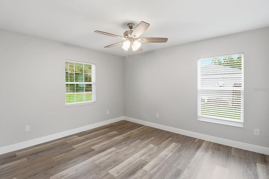 Spacious, unfurnished interior of a new home in , Crystal River (Image 17).