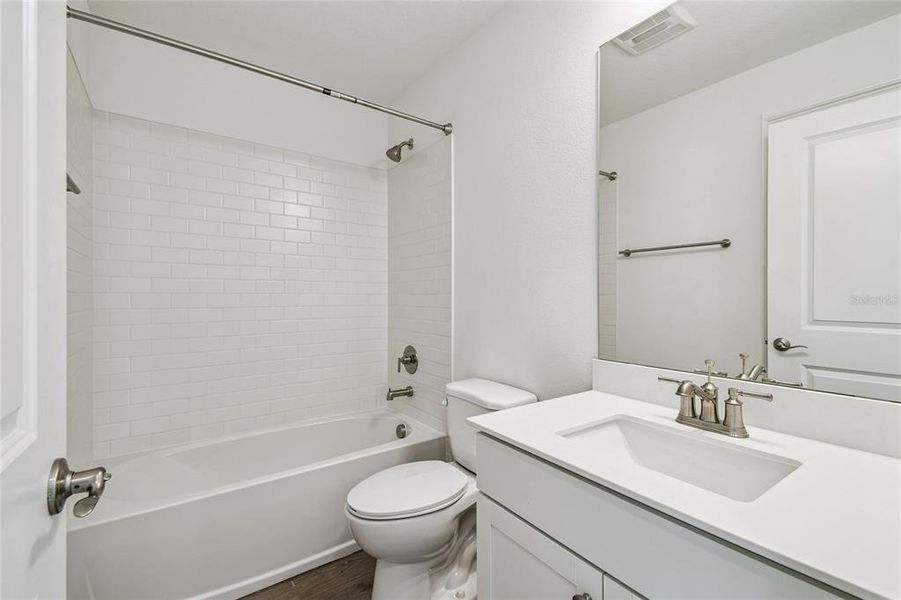 Furnished interior view inside a new home in Vdara, Orlando (Image 33).