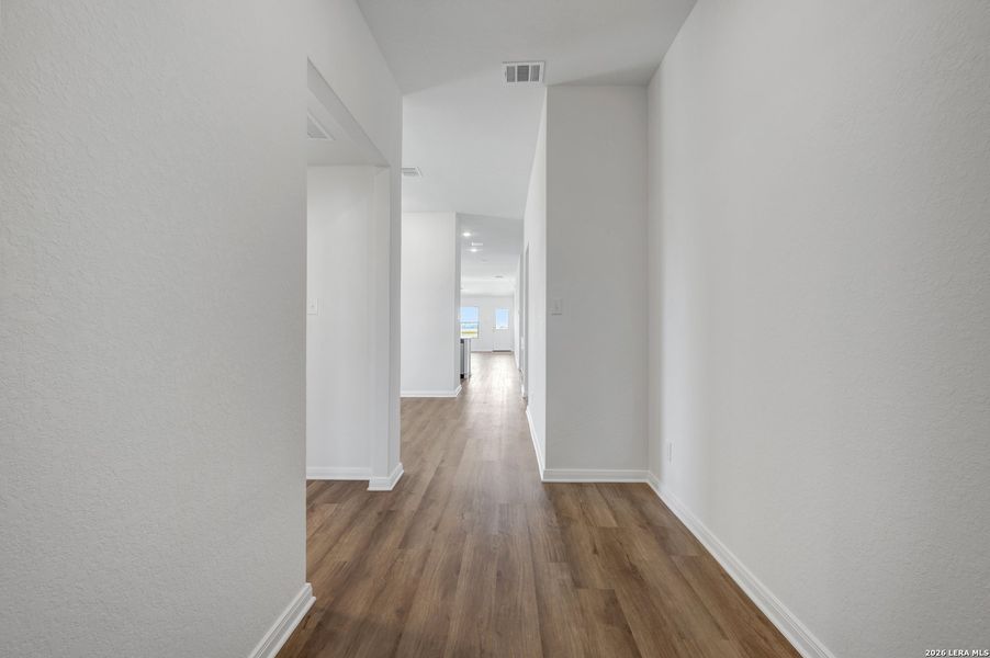 Spacious, unfurnished interior of a new home in Greenspoint Heights, Seguin (Image 39).