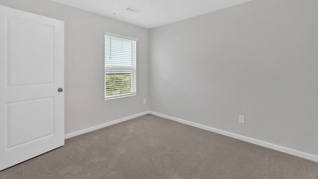 Spacious, unfurnished interior of a new home in Ferry Grove, Lexington (Image 11).