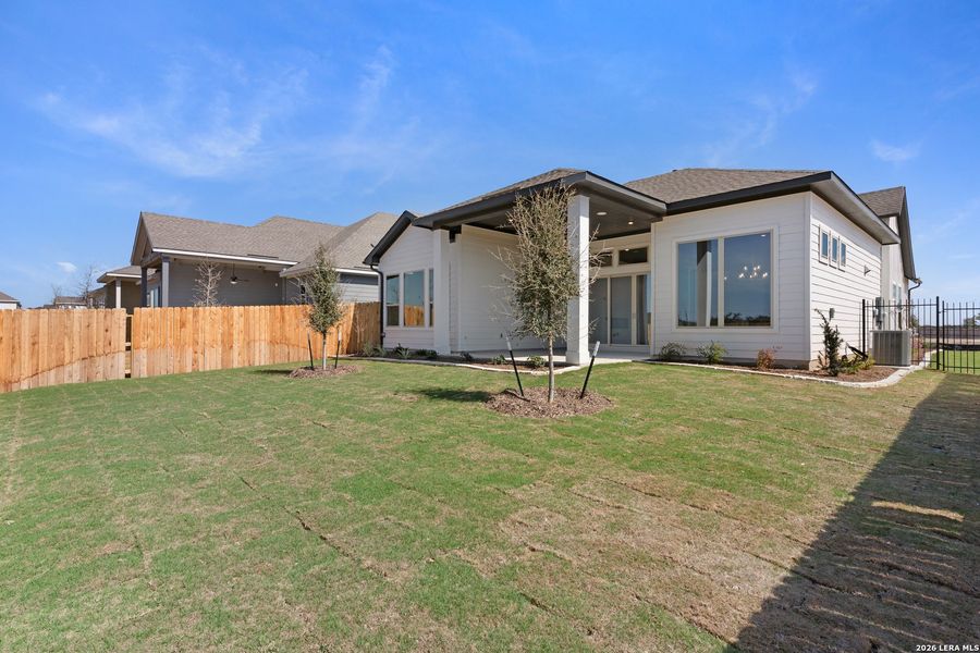 Exterior details and patio area of a home in Davis Ranch, San Antonio (Image 4).