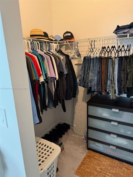 Walking Closet