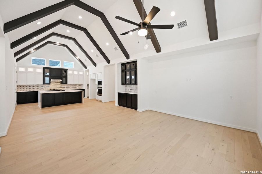 Spacious, unfurnished interior of a new home in The Crossvine, Schertz (Image 18).