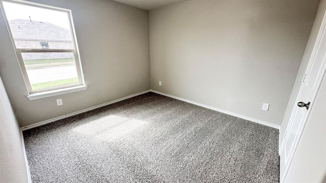 Spacious, unfurnished interior of a new home in Sunnycreek, Fort Worth (Image 10). Spacious, unfurnished interior of a new home in Sunnycreek, Fort Worth (Image 10).