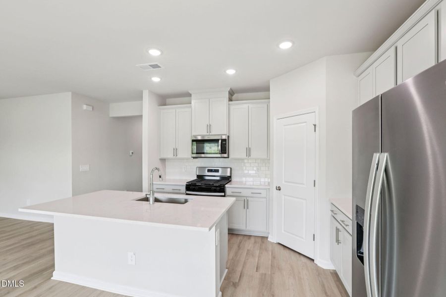 9-web-or-mls-Raleigh- River Glen- 641 Wh