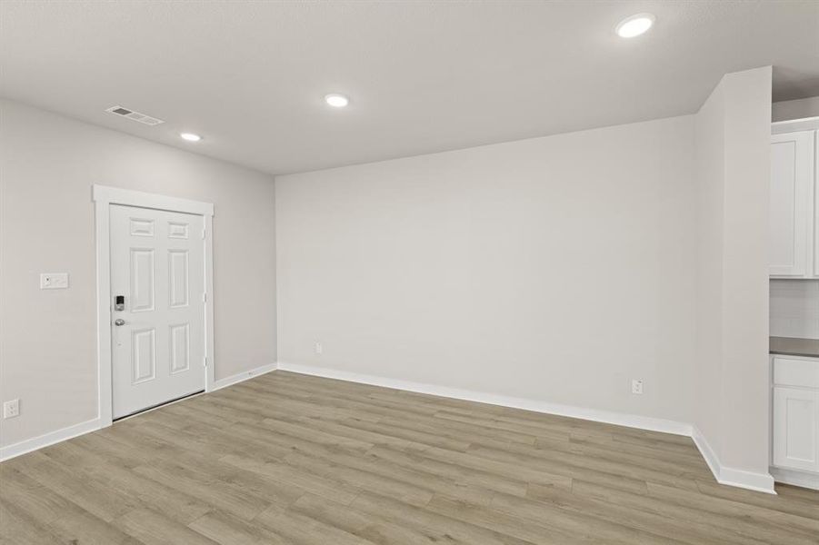 232 Wagon Spoke- Living Room-4