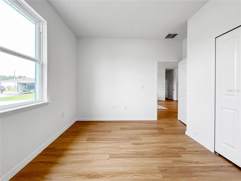 Spacious, unfurnished interior of a new home in , Ocala (Image 15).