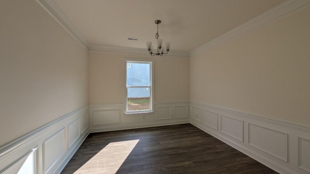 Spacious, unfurnished interior of a new home in Parker's Preserve, Ridgeville (Image 25).