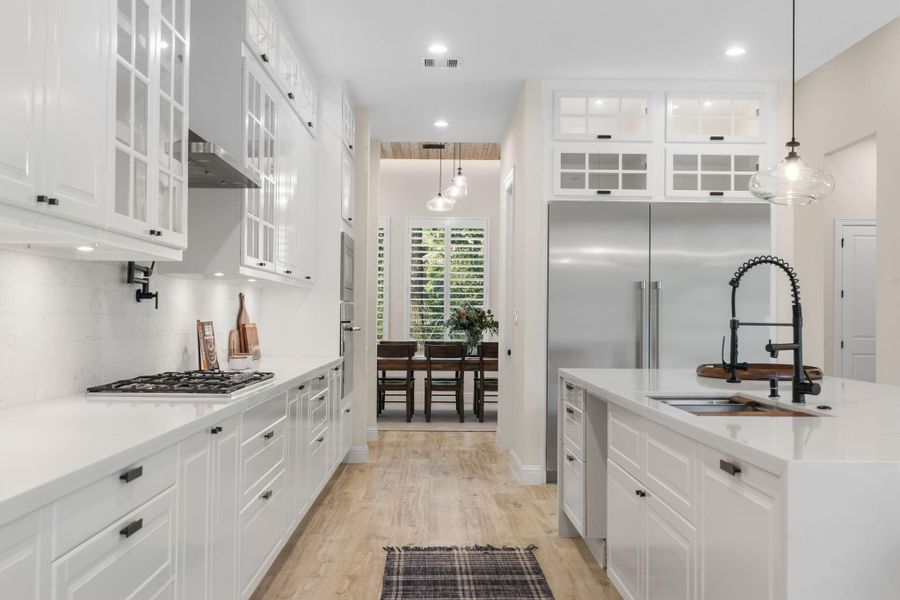 Furnished interior view inside a new home in , Tomball (Image 16).