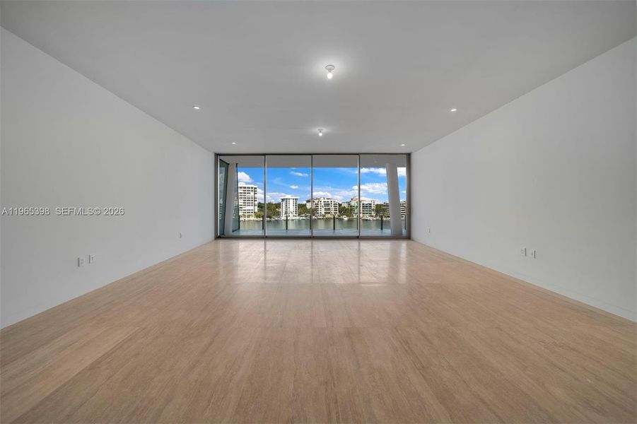 Spacious, unfurnished interior of a new home in , Miami (Image 11).