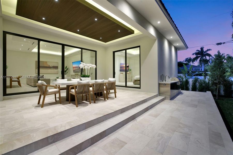 Exterior details and patio area of a home in , Fort Lauderdale (Image 30).