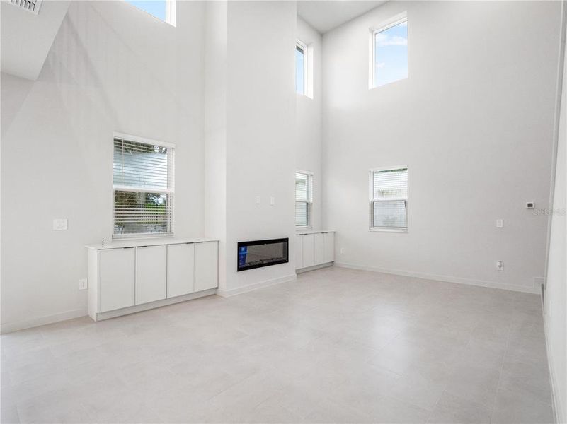 Spacious, unfurnished interior of a new home in , Lady Lake (Image 26).