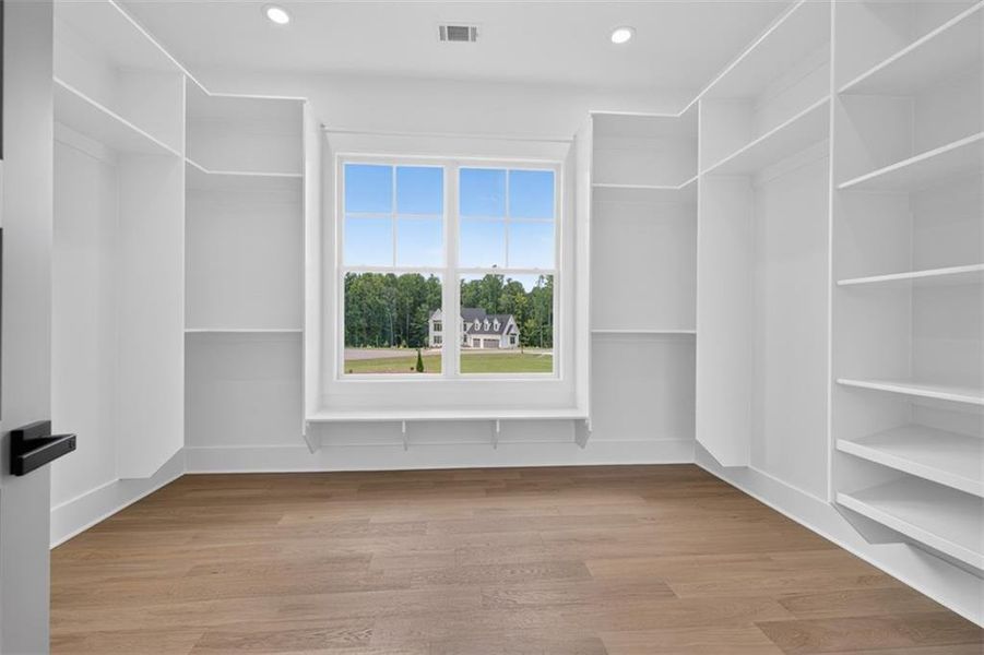 Spacious, unfurnished interior of a new home in , Jefferson (Image 68).