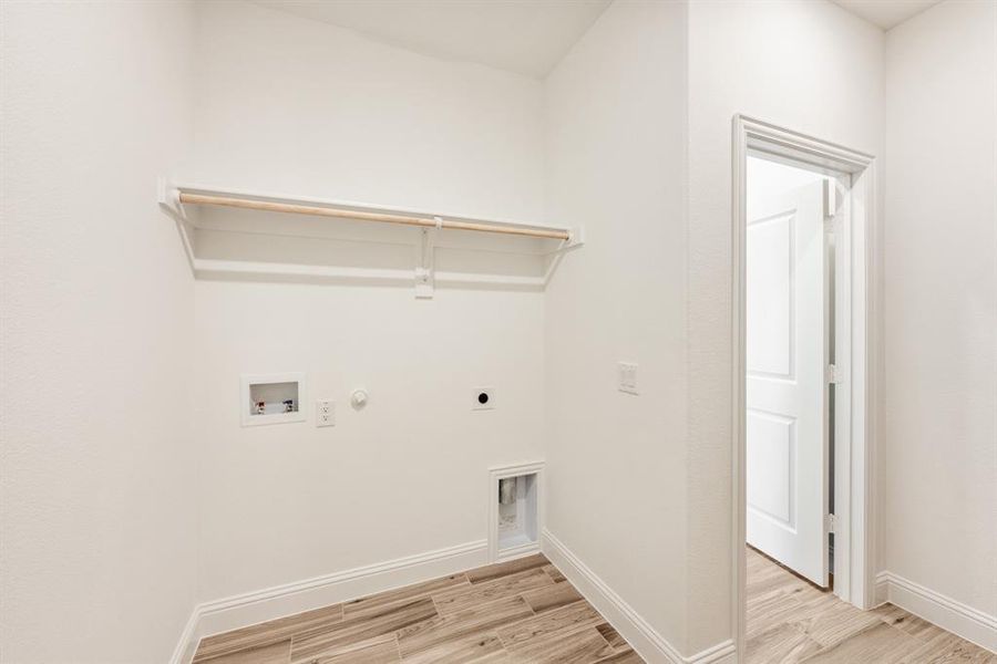 Spacious, unfurnished interior of a new home in Grand Heritage, Lavon (Image 15). Spacious, unfurnished interior of a new home in Grand Heritage, Lavon (Image 15).