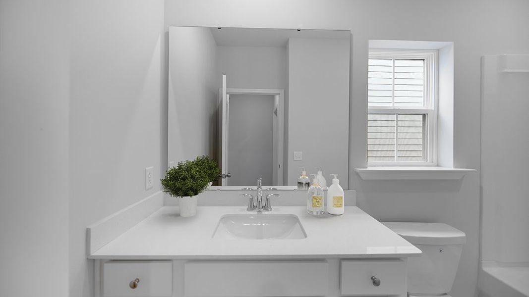 1558 Carlyle Bath2 F1 Base3